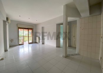 Stanza vuota - Bilocale Via Ernesto Cianciolo
 
45, Messina - foto 12