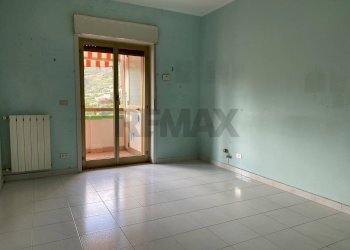 Stanza vuota - Bilocale Via Ernesto Cianciolo
 
45, Messina - foto 19