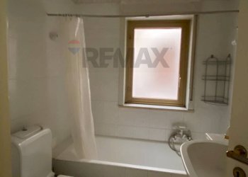 Bagno - Bilocale Via Ernesto Cianciolo
 
45, Messina - foto 23