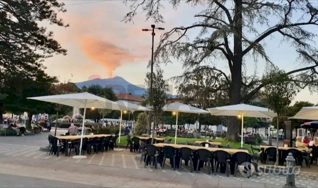 Non correlato - Attività Commerciale Piazza Marconi
54, Trecastagni - foto 2