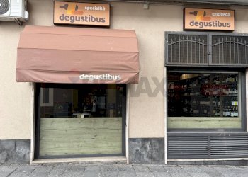 Edificio all\'aperto - Commercial Activity Piazza Marconi
 
54, Trecastagni - photo 6