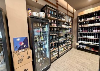 Cantina - Commercial Activity Piazza Marconi
 
54, Trecastagni - photo 7