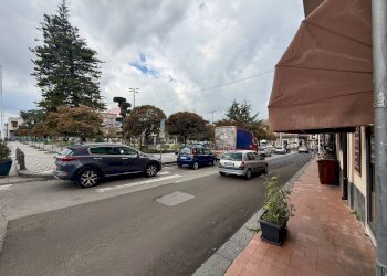 Edificio all\'aperto - Commercial Activity Piazza Marconi
 
54, Trecastagni - photo 9