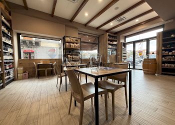 Sala da pranzo - Commercial Activity Piazza Marconi
 
54, Trecastagni - photo 12