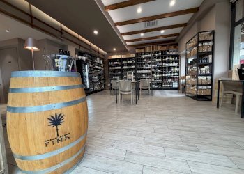 Cantina - Commercial Activity Piazza Marconi
 
54, Trecastagni - photo 15