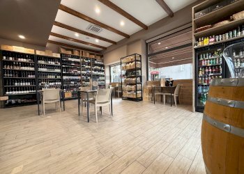 Cantina - Commercial Activity Piazza Marconi
 
54, Trecastagni - photo 18