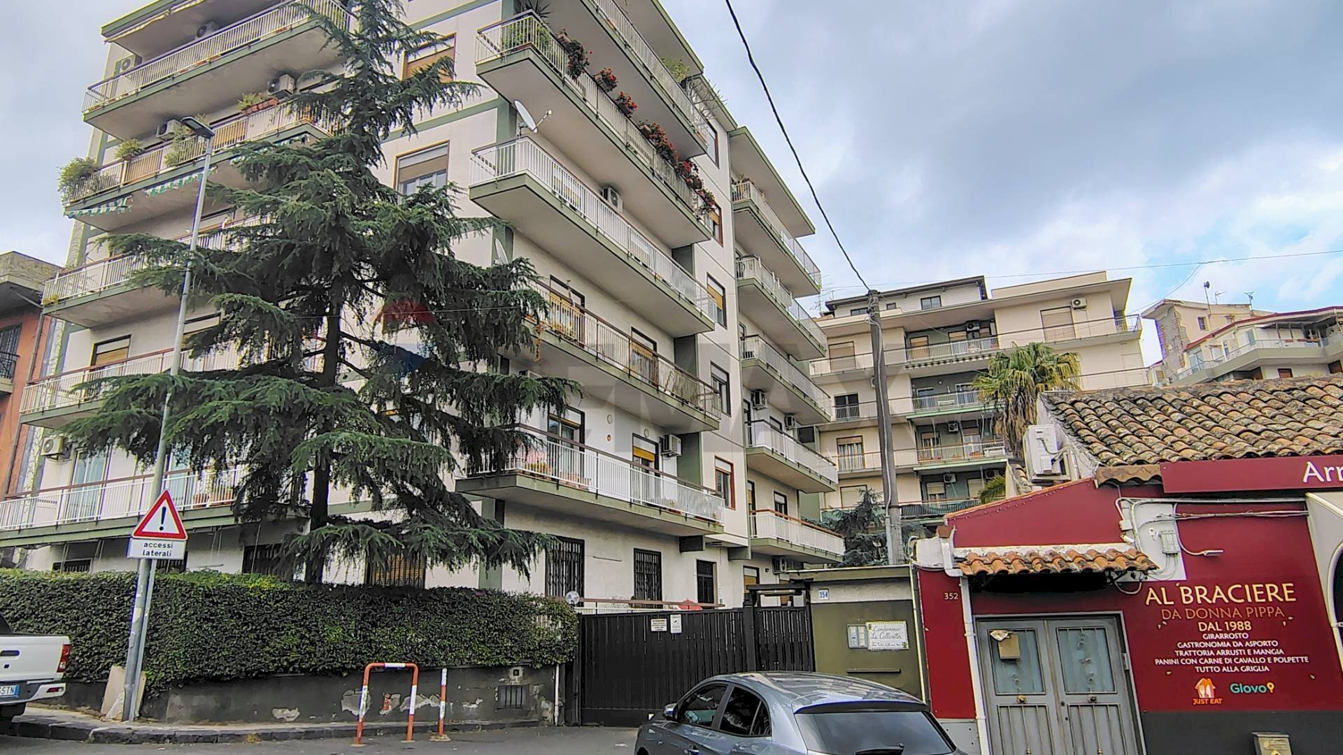 Edificio all\'aperto - Appartamento Via Pietra ell'Ova
 
354, Tremestieri Etneo - foto 2