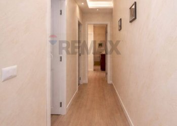 Hall / corridoio - Quadrilocale Via Etnea
 
72, Gravina di Catania - foto 3