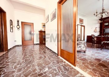 Hall / corridoio - Villa Cecina - photo 3