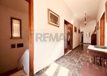 Hall / corridoio - Villa Cecina - photo 28