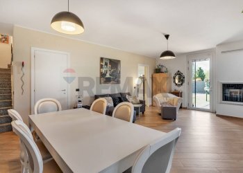 Sala da pranzo - Terraced Villa Località Carrobbio, Valera Fratta - photo 3