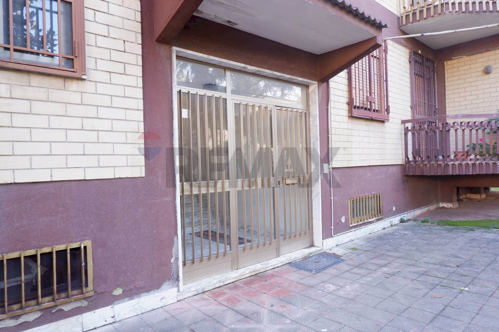 Portone di ingresso - Four-room apartment Via Generoso Manna
 
31-33, Frignano - photo 2