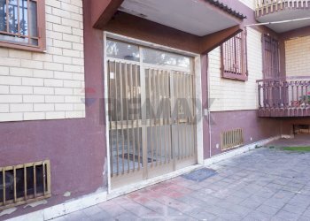 Portone di ingresso - Four-room apartment Via Generoso Manna
 
31-33, Frignano - photo 2