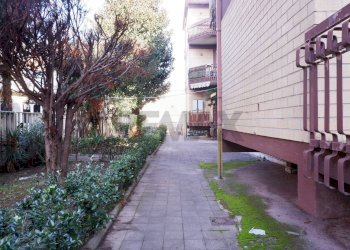 Cortile condominiale - Four-room apartment Via Generoso Manna
 
31-33, Frignano - photo 35