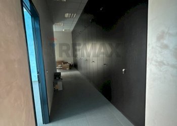 Hall / corridoio - Ufficio Via Saragat, L'Aquila - foto 12