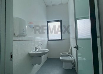 Bagno - Ufficio Via Saragat, L'Aquila - foto 15