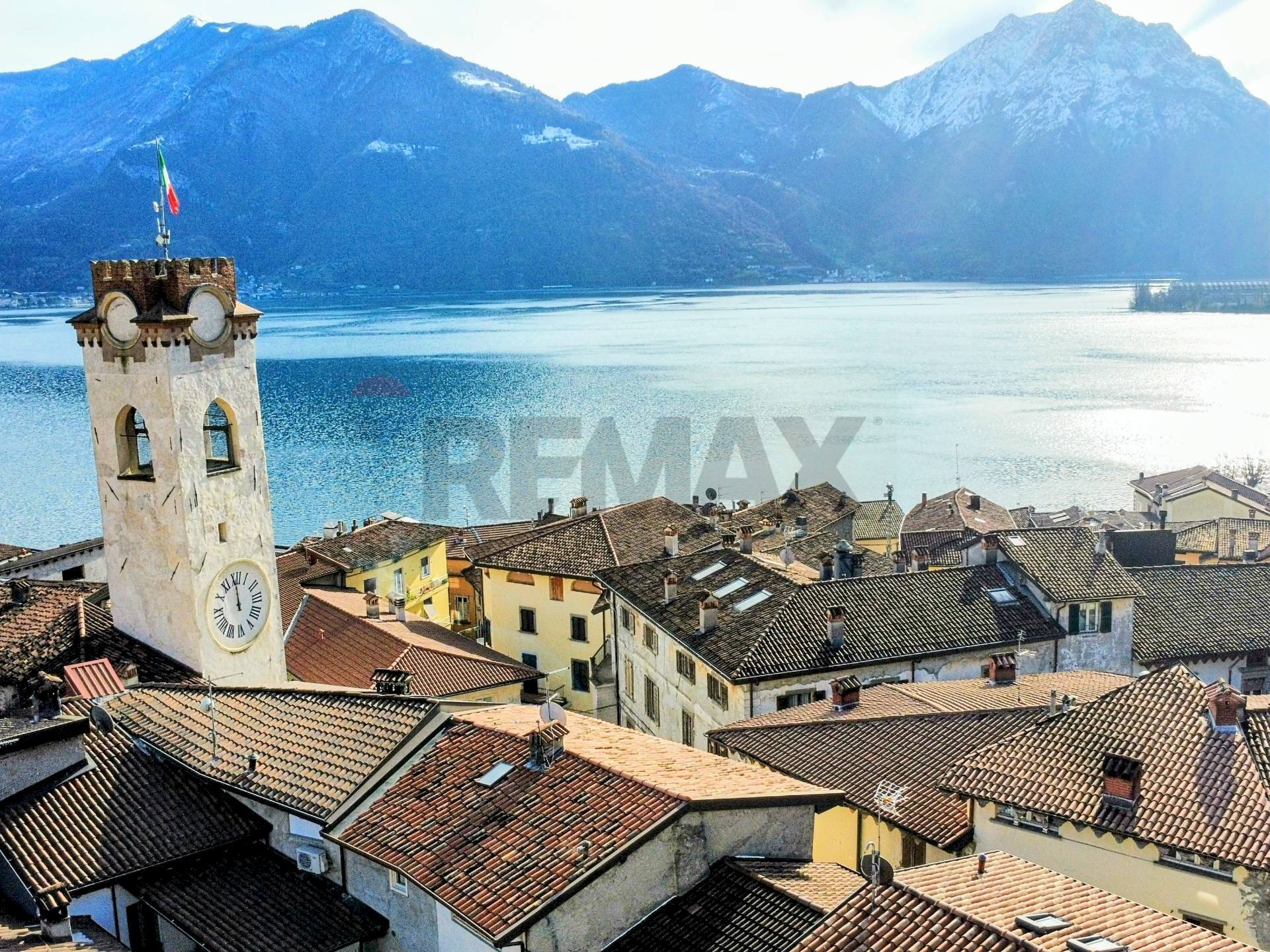 Vista dell\'acqua - Trilocale Piazza Vittorio Emanuele II
 
snc, Lovere - foto 1