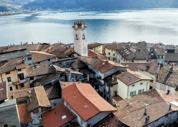 Edificio all\'aperto - Trilocale Piazza Vittorio Emanuele II
 
snc, Lovere - foto 18