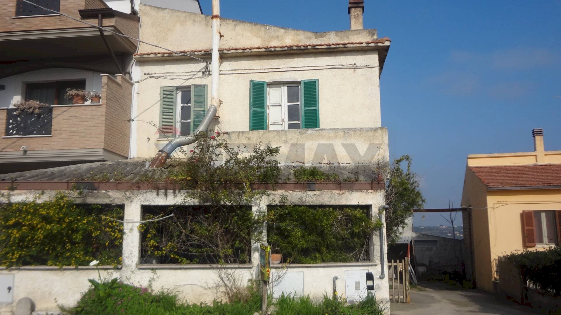 Casa all\'aperto - Casa semi indipendente c/da Montupoli Avenna
 
42, Miglianico - foto 2