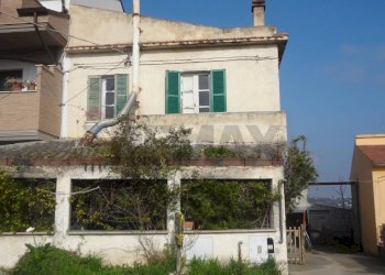 Casa all\'aperto - Casa semi indipendente c/da Montupoli Avenna
 
42, Miglianico - foto 2