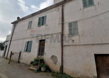 Casa all\'aperto - Casa semi indipendente c/da Montupoli Avenna
 
42, Miglianico - foto 4
