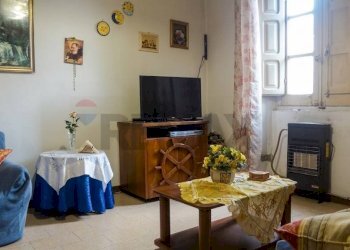 Soggiorno - Casa semi indipendente c/da Montupoli Avenna
 
42, Miglianico - foto 8