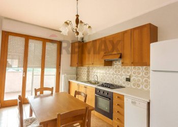 Cucina - Quadrilocale VIA SANT'AMBROGIO
 
19/A, Romentino - foto 1