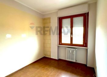 Stanza vuota - Quadrilocale VIA SANT'AMBROGIO
 
19/A, Romentino - foto 9