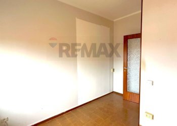 Stanza vuota - Quadrilocale VIA SANT'AMBROGIO
 
19/A, Romentino - foto 11