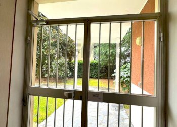 Stanza vuota - Quadrilocale VIA SANT'AMBROGIO
 
19/A, Romentino - foto 15