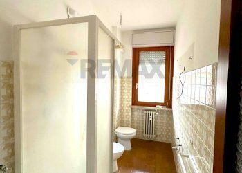 Bagno - Quadrilocale VIA SANT'AMBROGIO
 
19/A, Romentino - foto 20