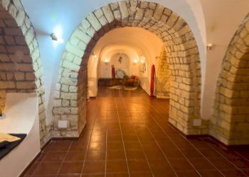 Cantina - Commercial Premises Via Salomone
 
65, Foggia - photo 4