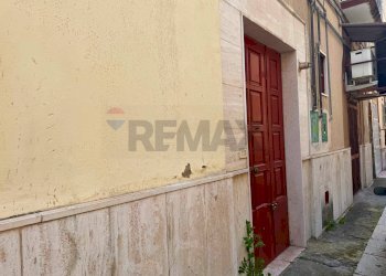 Edificio all\'aperto - Commercial Premises Via Salomone
 
65, Foggia - photo 1