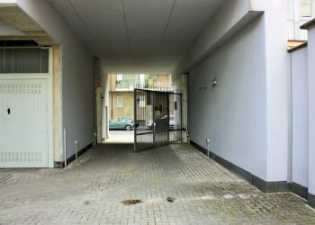 Accesso Carraio - Box Via Mondrone
 
5, Torino - photo 4