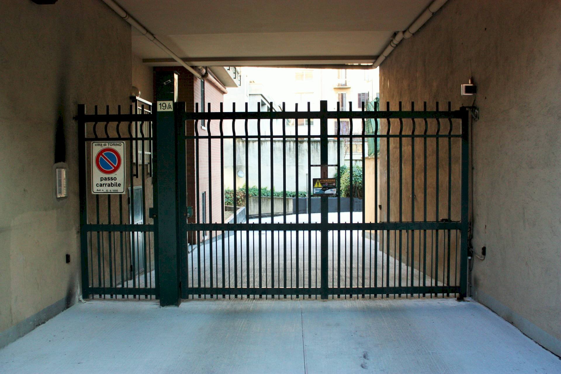 Accesso Carraio - Box Via Luigi Pagliani
19, Torino - photo 2