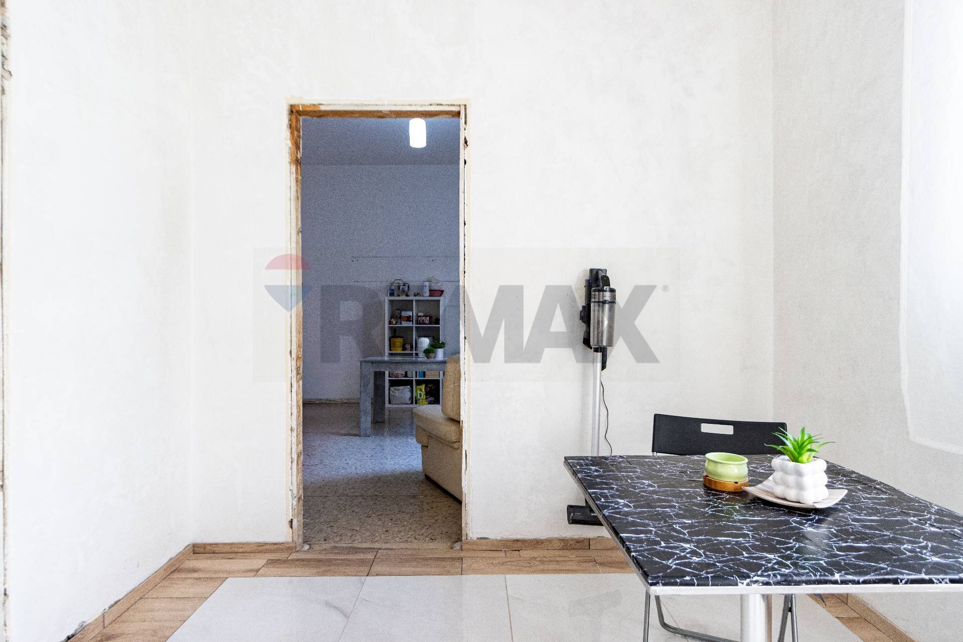 Sala da pranzo - Two-room apartment VIA FOGAZZARO
 
4, Seregno - photo 3