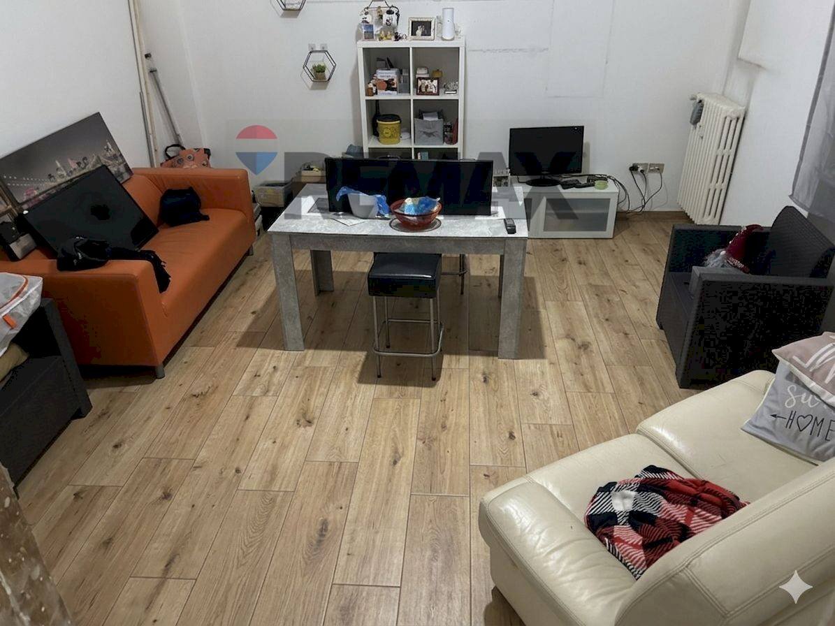 Soggiorno - Two-room apartment VIA FOGAZZARO
 
4, Seregno - photo 1