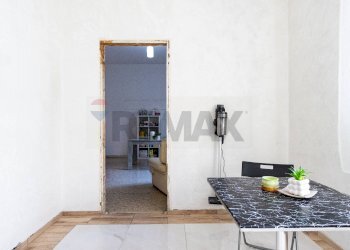 Sala da pranzo - Two-room apartment VIA FOGAZZARO
 
4, Seregno - photo 3