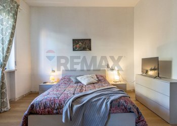 Camera / camera da letto - Two-room apartment VIA FOGAZZARO
 
4, Seregno - photo 17