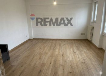 Stanza vuota - Two-room apartment VIA FOGAZZARO
 
4, Seregno - photo 2