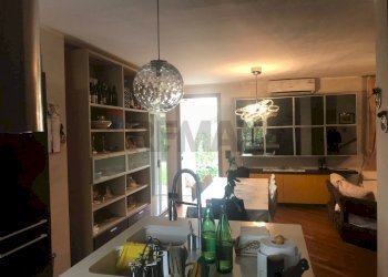 Sala da pranzo - Terraced Villa Via della Liberazione
 
16, Pero - photo 4