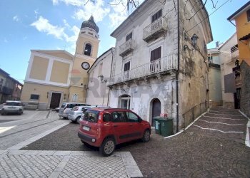 Edificio all\'aperto - Casa semi indipendente VIA GIUSEPPE GARIBALDI
 
5, San Lupo - foto 2