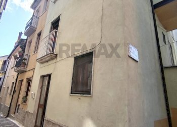 Casa all\'aperto - Casa semi indipendente VIA GIUSEPPE GARIBALDI
 
5, San Lupo - foto 3