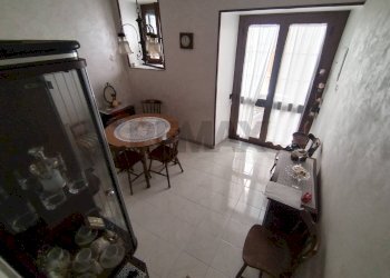 Sala da pranzo - Casa semi indipendente VIA GIUSEPPE GARIBALDI
 
5, San Lupo - foto 8