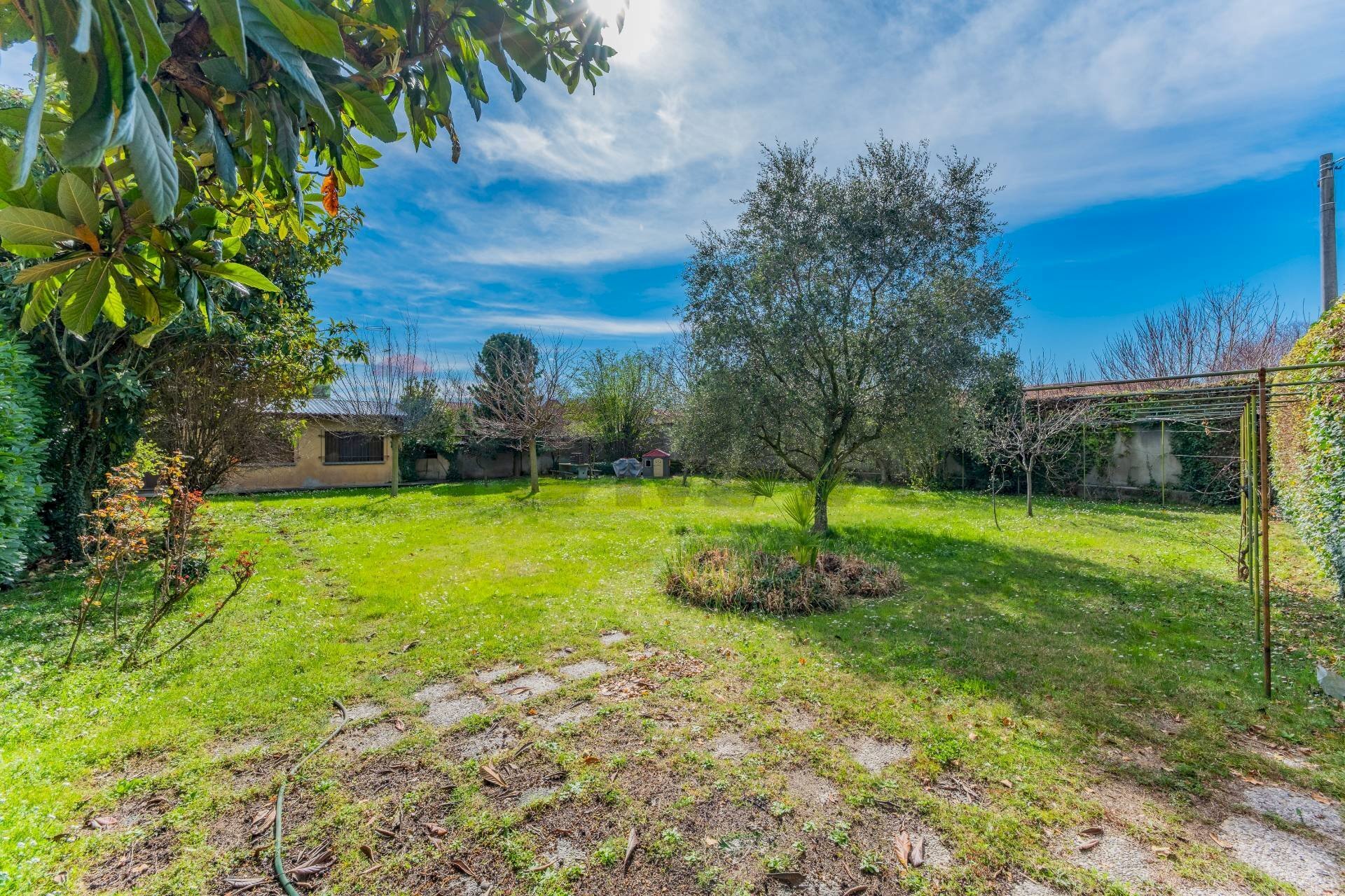 Giardino - Rustico VIA MENOTTI
 
15, Busto Arsizio - foto 1