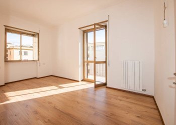 Foto 1 - Trilocale via Montello
 
4, Lecce - foto 1