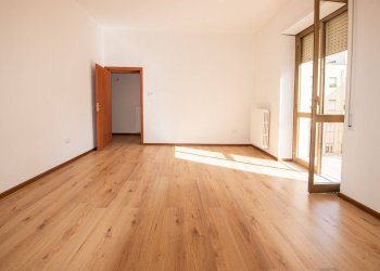 Foto 3 - Trilocale via Montello
 
4, Lecce - foto 3