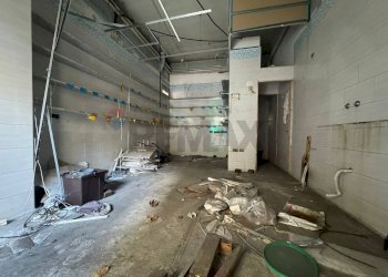 Stanza vuota - Locale Commerciale Via Bernardo Cavallino
 
63, Napoli - foto 8