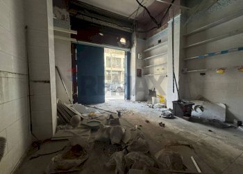 Stanza vuota - Locale Commerciale Via Bernardo Cavallino
 
63, Napoli - foto 10