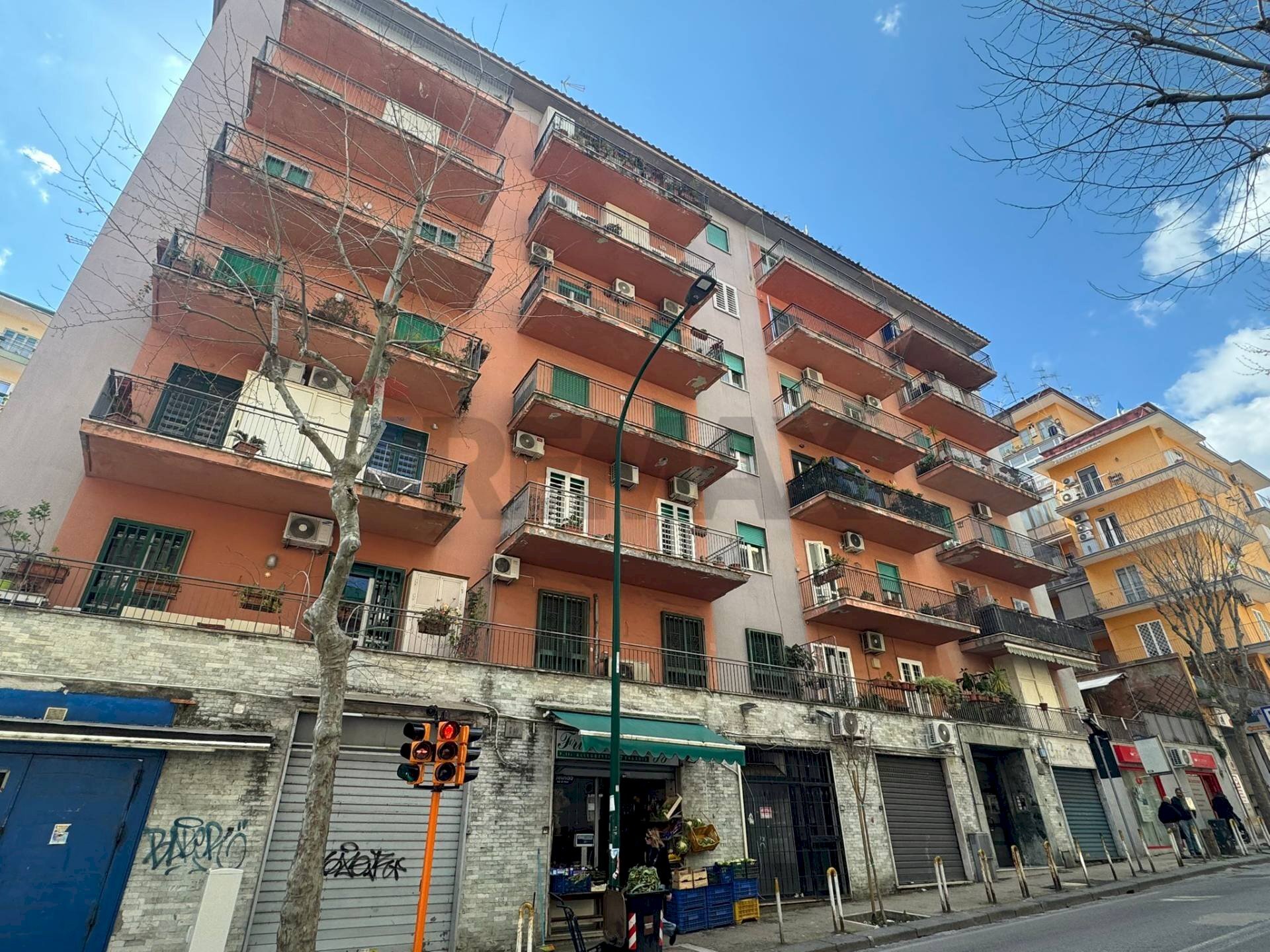 Edificio all\'aperto - Commercial Premises Via Bernardo Cavallino
 
69, Napoli - photo 1